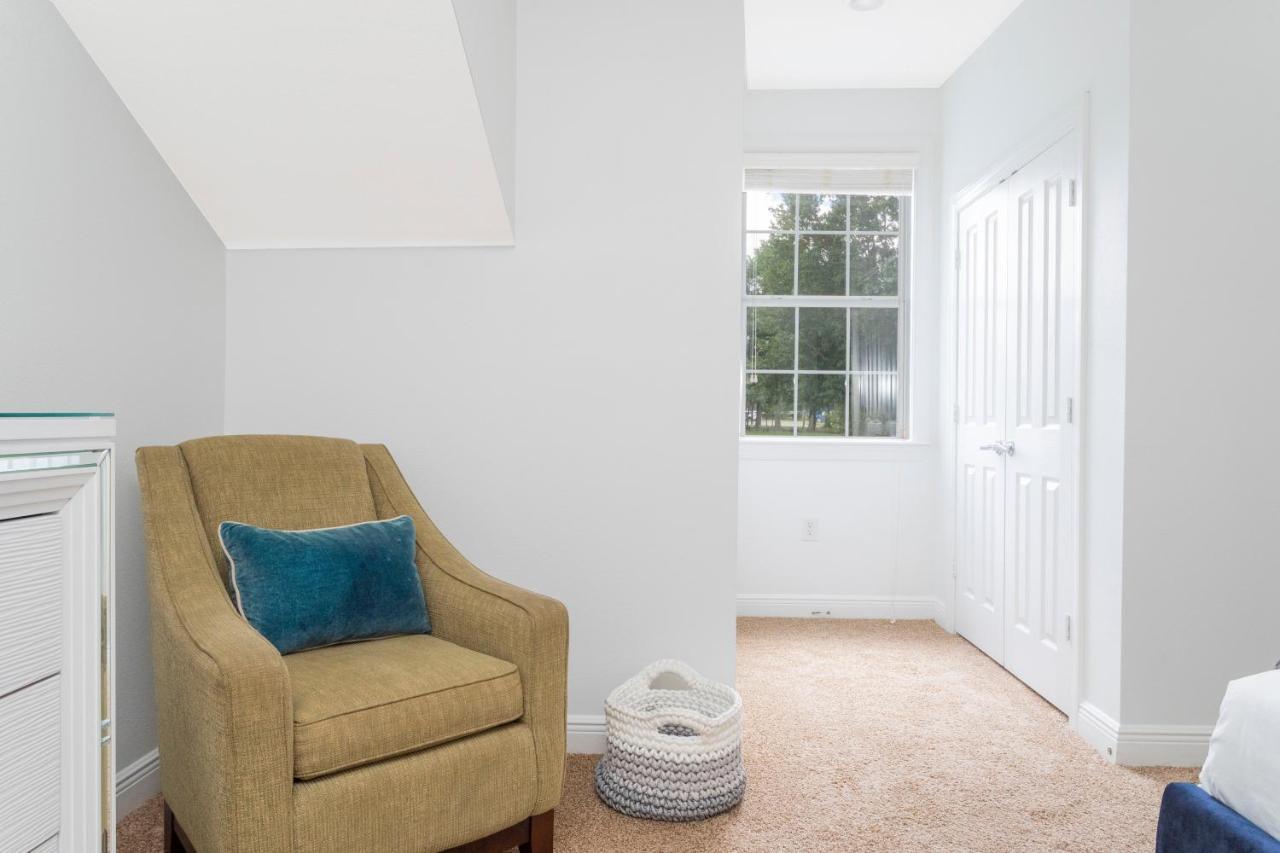 Gorgeous 3bd Close To @ Reunion 1596 *