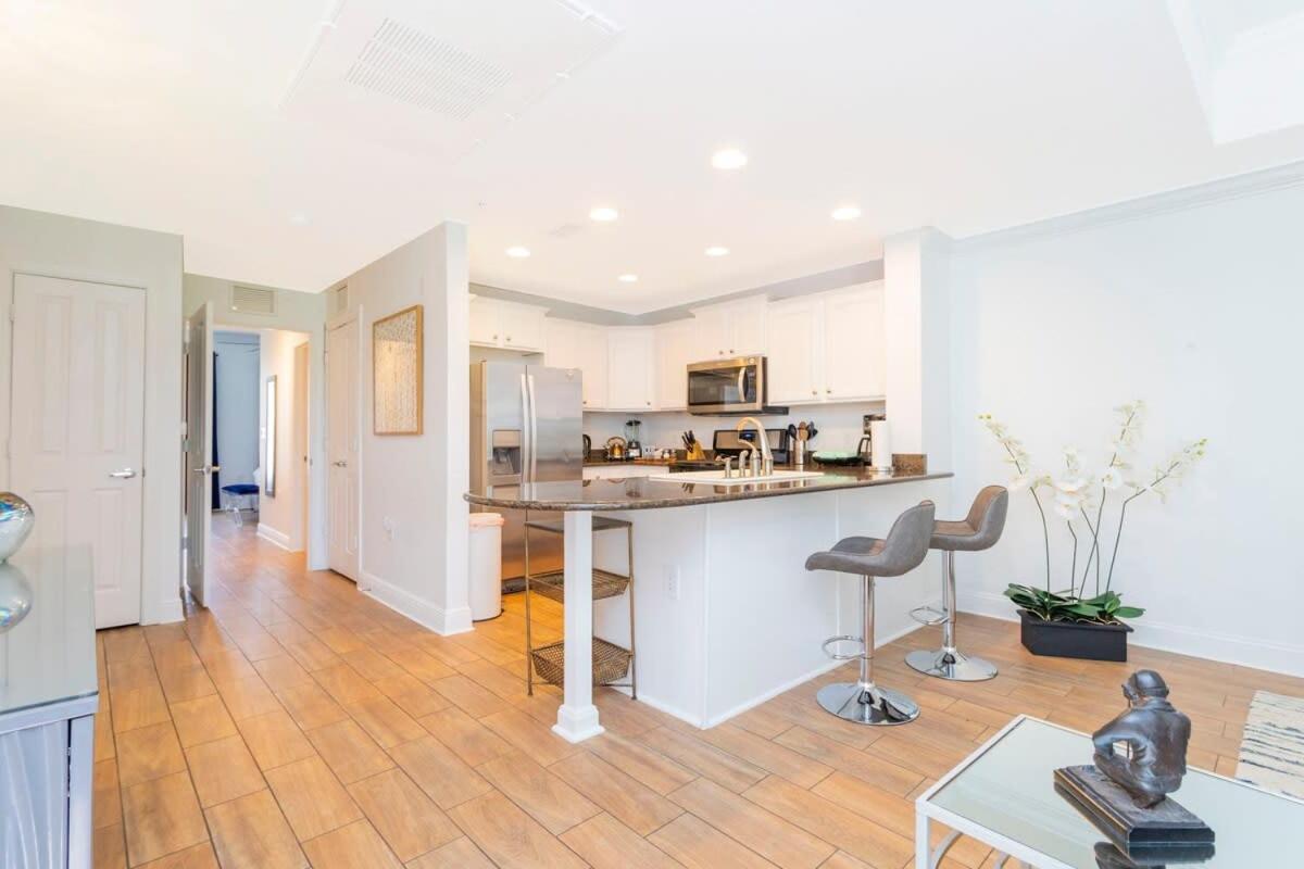Gorgeous 3bd Close To @ Reunion 1596 *